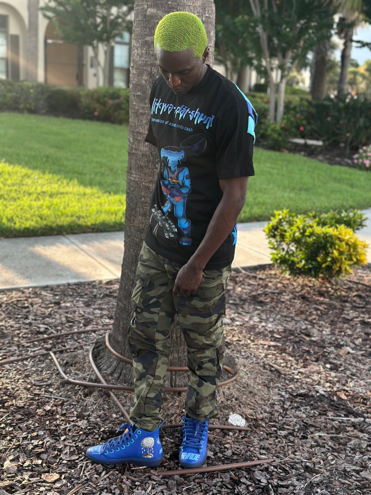LIQUIDATION Perfectshade Tee- Statement Edition